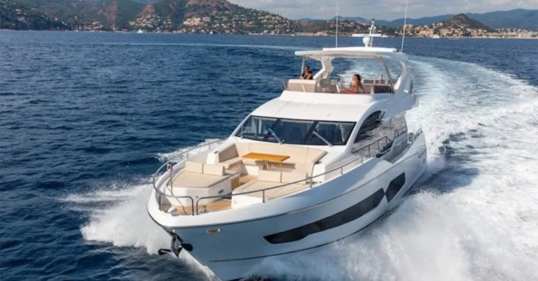 Sail Dubai in Style with Luxury Yacht Rentals